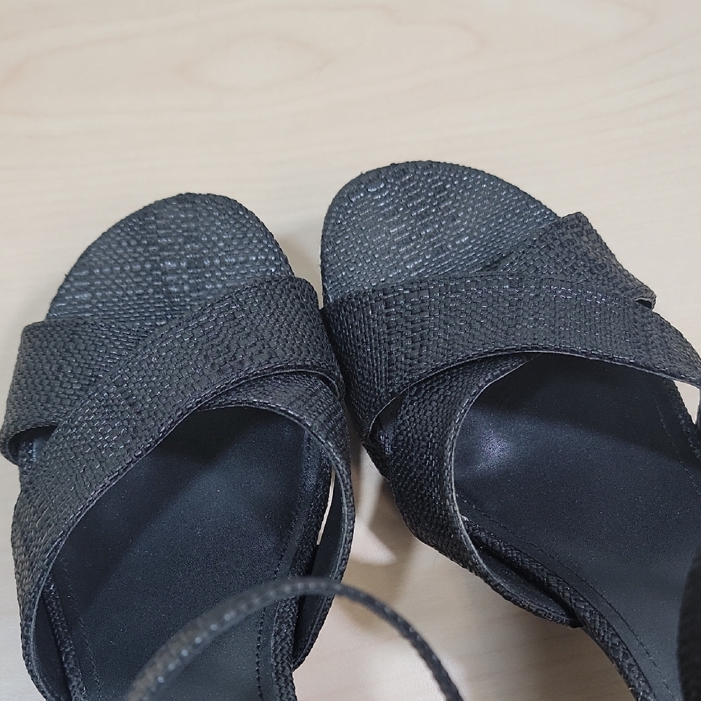 Kenneth Cole Reaction Reeva Platform Heels - Picture 13 of 16